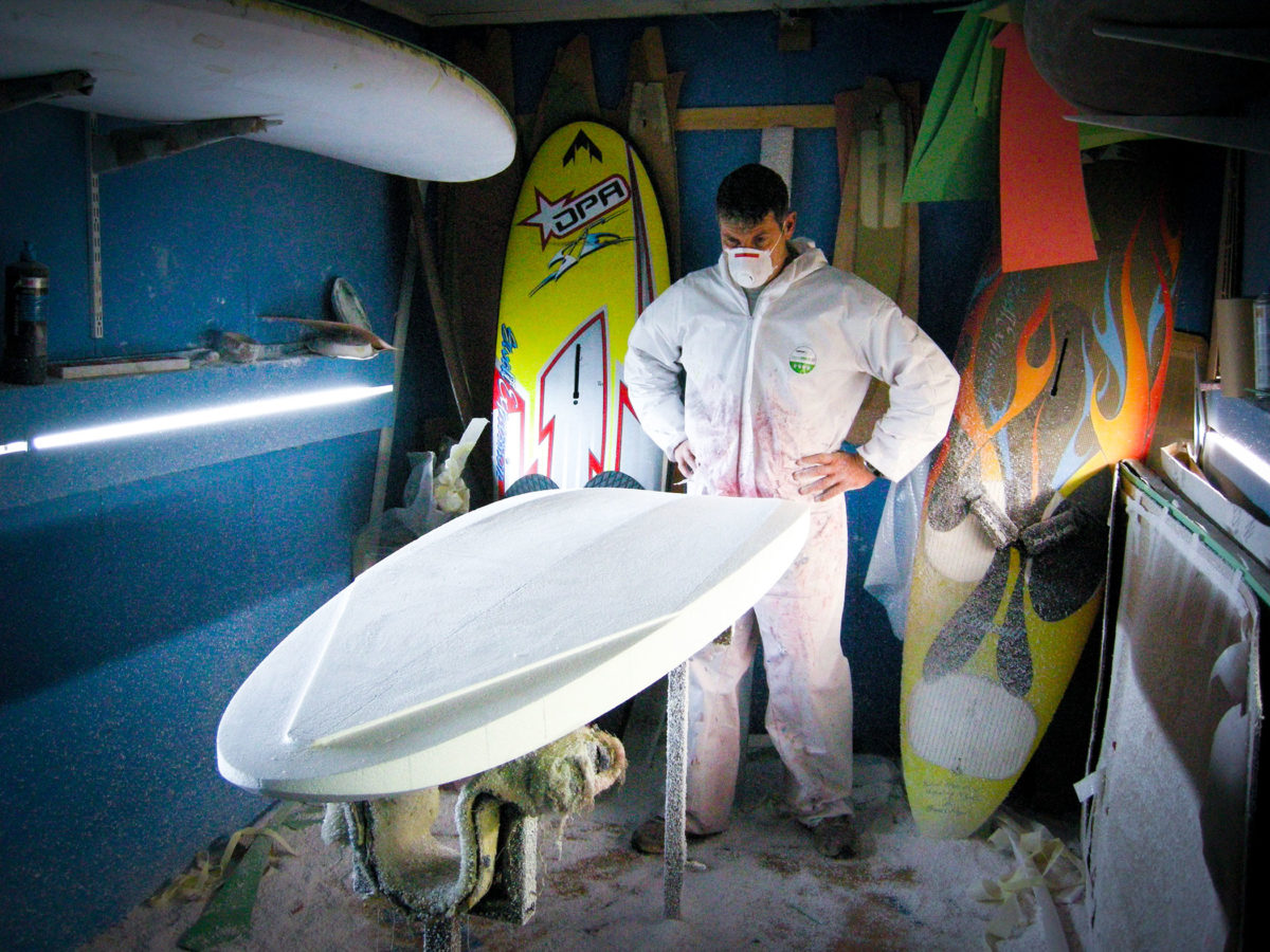 SWELL-EXPRESSION-Shape-Custom-Board-Marco-Copello-Handcraft-Atelier-Room-Man-Windsurf-Windfoil-Mini-Board-Concept-Bioflex-Flex-Tail